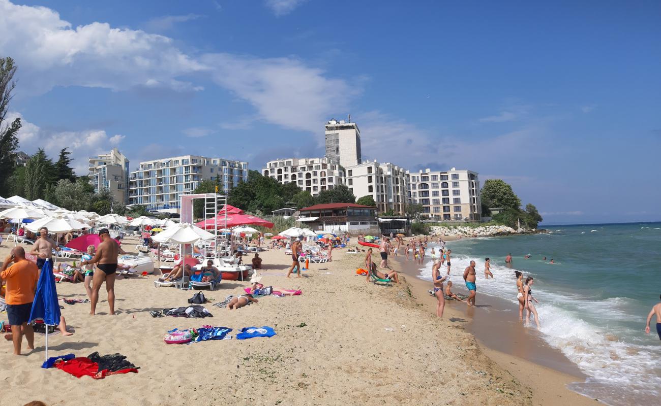 Foto de Playa Kabacum con brillante arena fina superficie