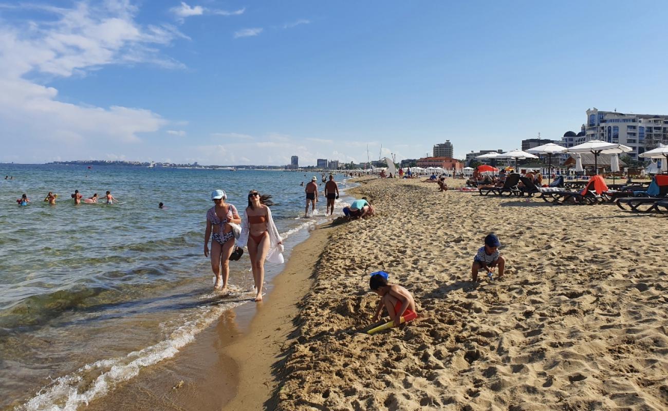 Foto de Playa Soleada con arena fina blanca superficie