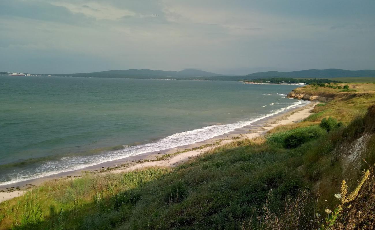 Foto de Severen beach con arena brillante superficie