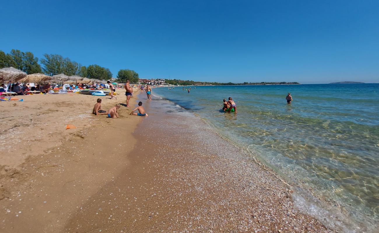 Foto de Zlatna ribka beach II con arena brillante superficie