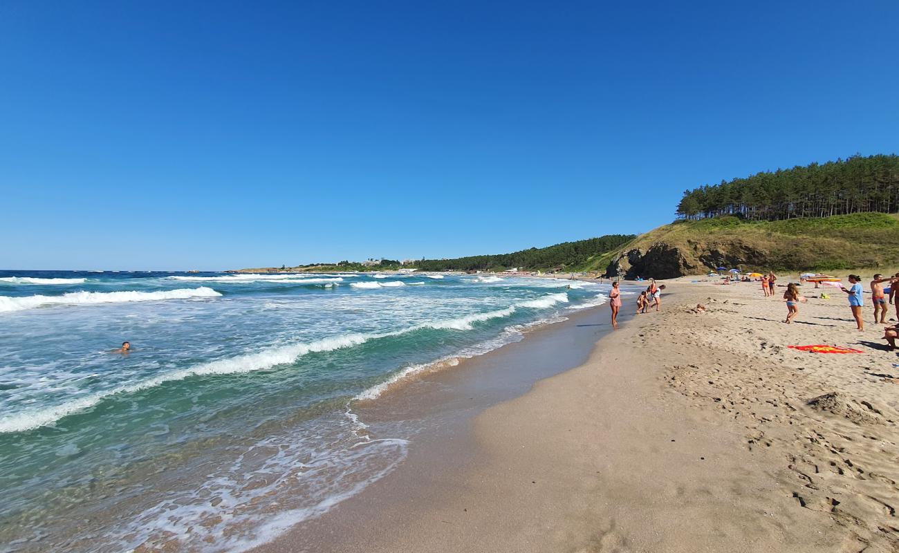 Foto de Ahtopol beach con brillante arena fina superficie