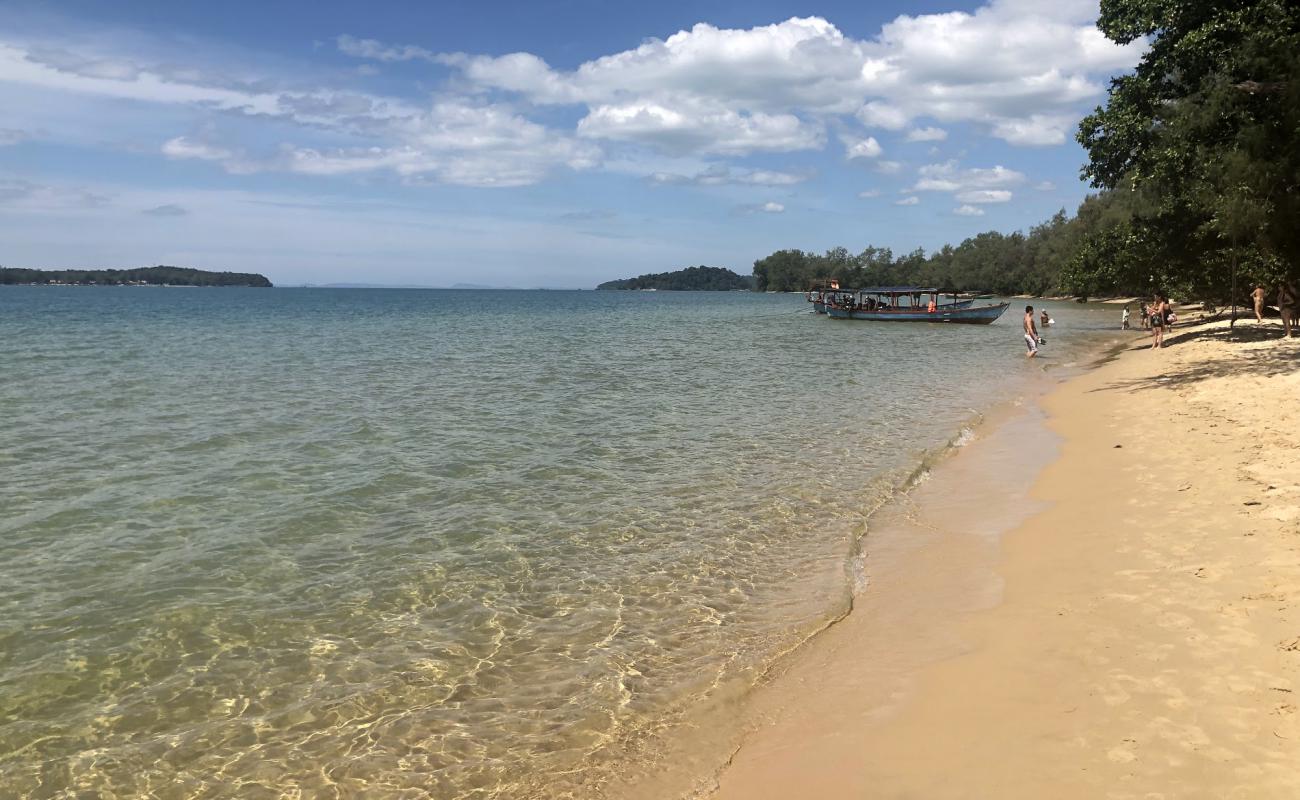 Foto de Koh Takiev Beach con arena brillante superficie