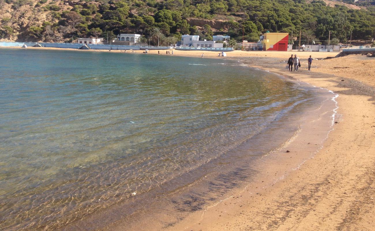 Foto de Plage Tafsout con arena fina y guijarros superficie