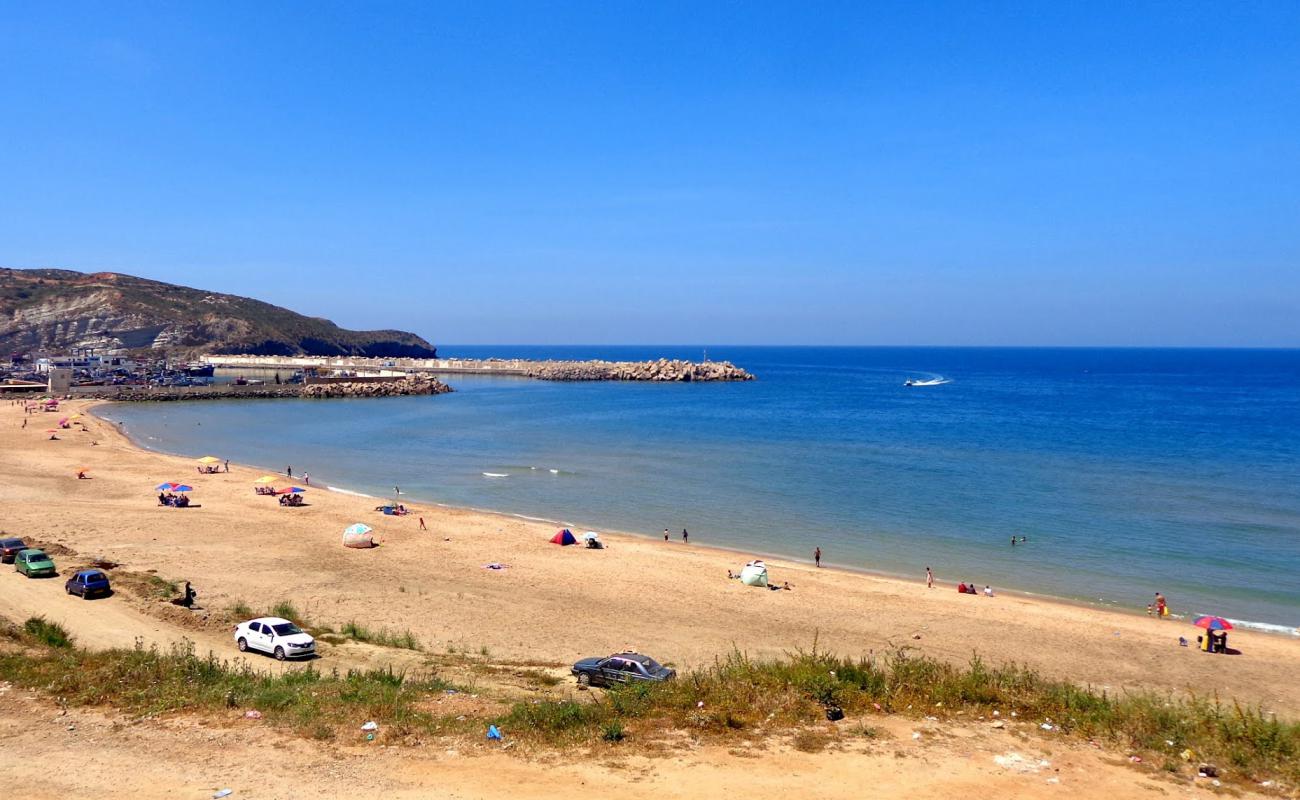 Foto de Plage Bouzedjar con arena brillante superficie