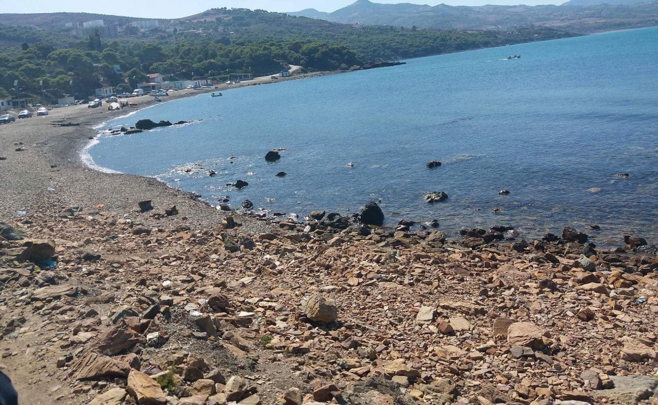 Foto de Plage de Beni Haoua con piedra superficie