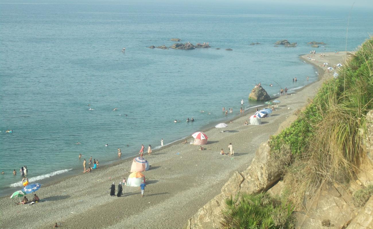 Foto de Plage La Cave con guijarro gris superficie