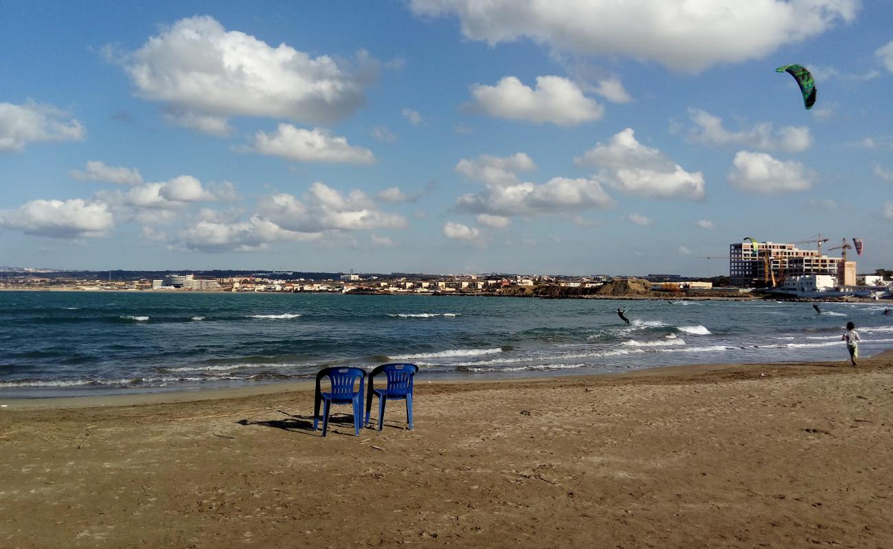 Foto de Plage Sidi Fredj con arena brillante superficie