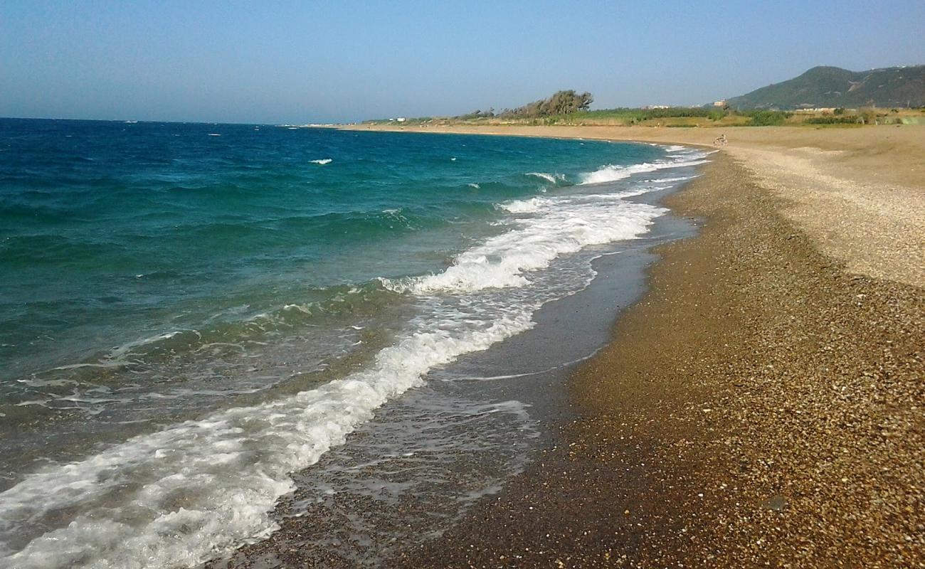 Foto de Plage de sahel bouberak con guijarro fino claro superficie