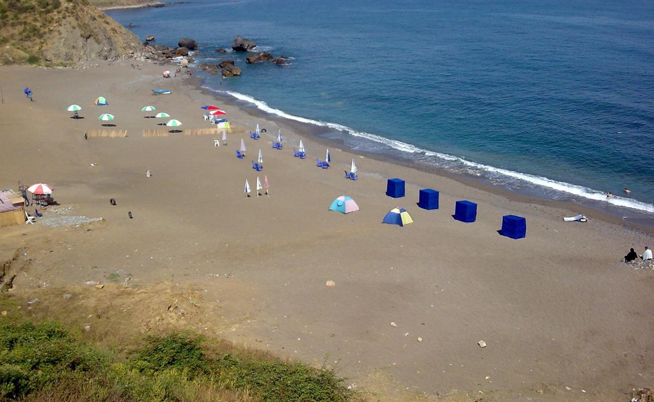 Foto de Plage d'El Oueldja con guijarro fino gris superficie