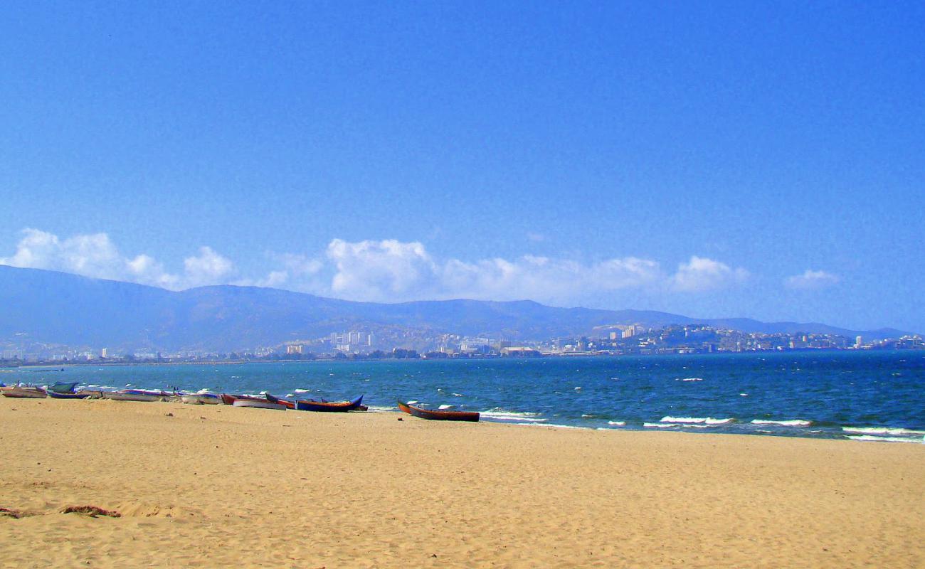 Foto de Plage Sidi Salem con arena brillante superficie