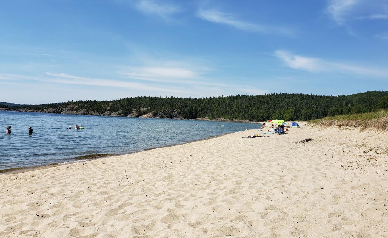 Foto de Sandy Beach con arena brillante superficie