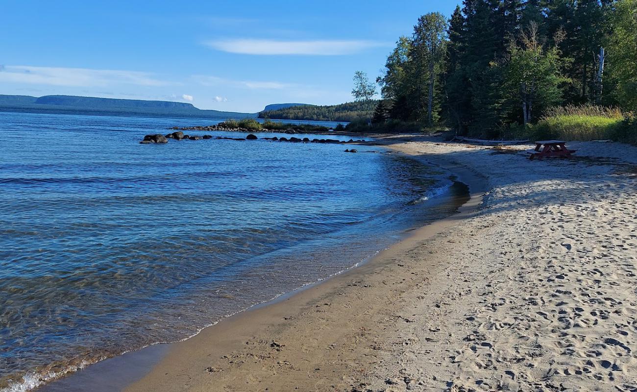 Foto de Thunder Bay beach con arena brillante superficie