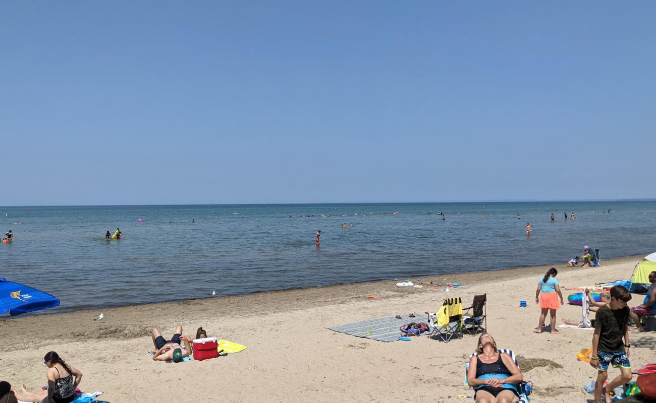 Foto de Wasaga Beach A5 con arena brillante superficie