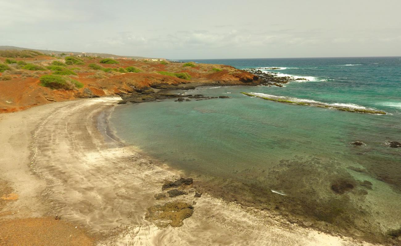 Foto de Playa Blanca con arena gris y guijarros superficie