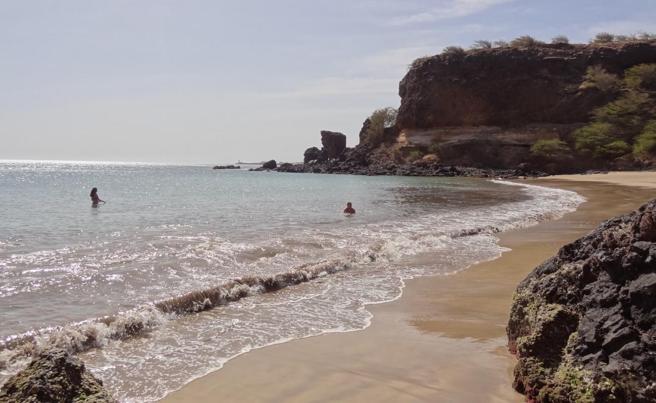 Foto de Praia de Portinho con arena brillante superficie