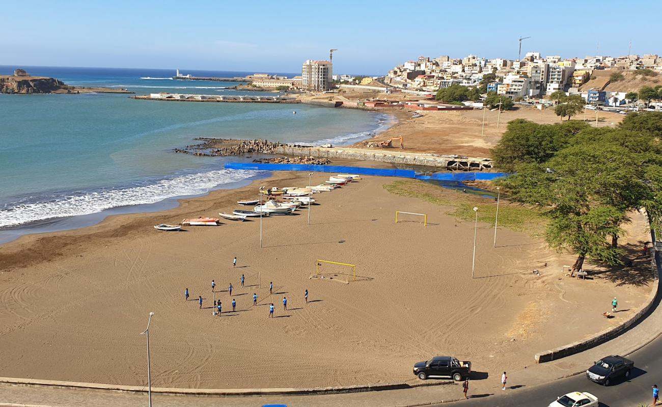 Foto de Praia de Gamboa con arena oscura superficie