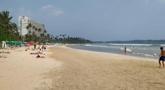 Playa de la Bahía de Weligama