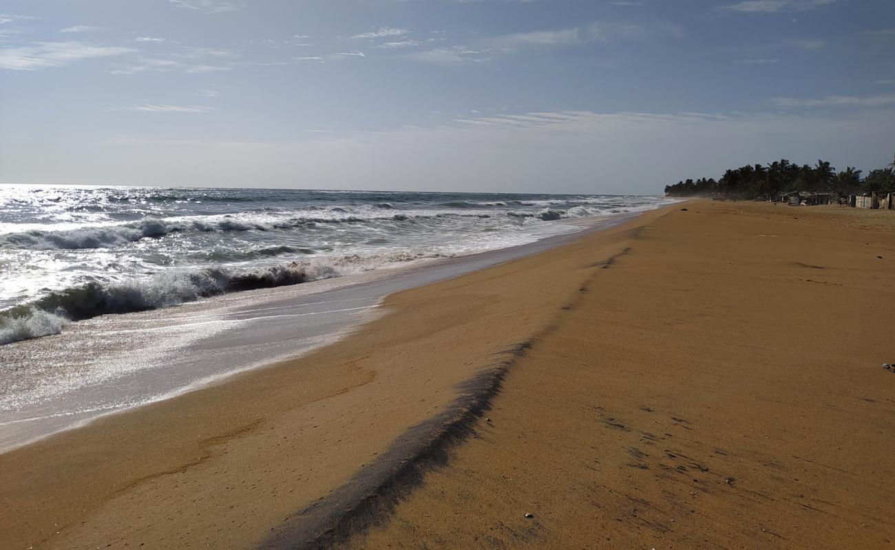 Foto de Rathmalana Beach con arena brillante superficie