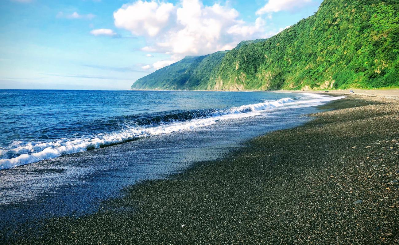 Foto de Ao Mei Beach con arena gris y guijarros superficie