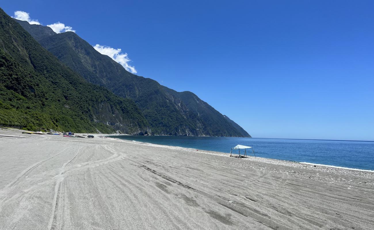 Foto de Chongde Gravel Beach con arena gris y guijarros superficie