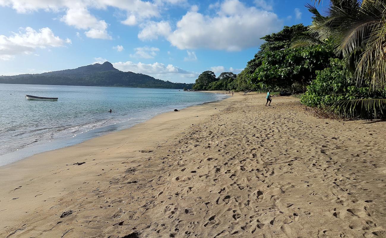 Foto de Mtsanga Mtiti Beach con arena brillante superficie