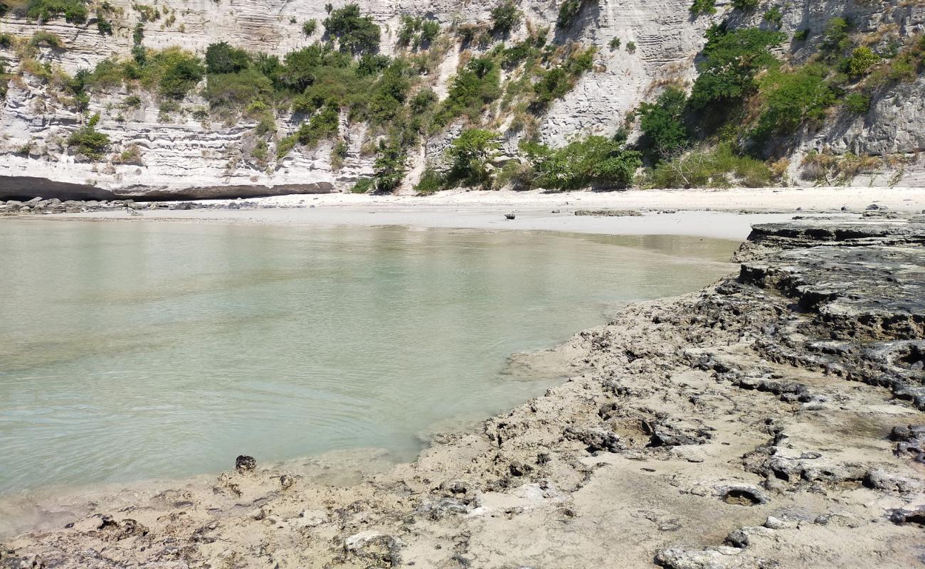 Foto de Badamier Beach con arena fina y guijarros superficie