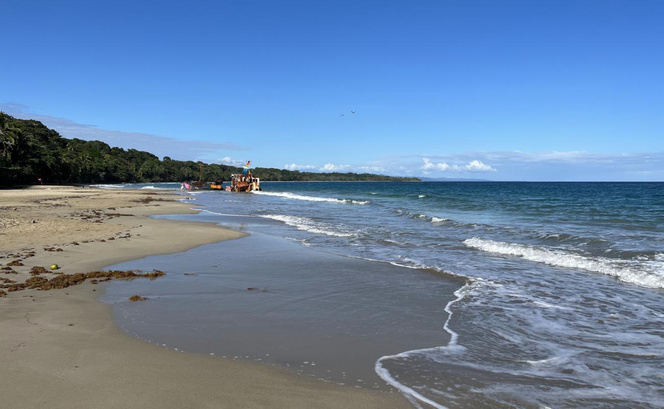 Foto de Manzanillo beach con arena brillante superficie