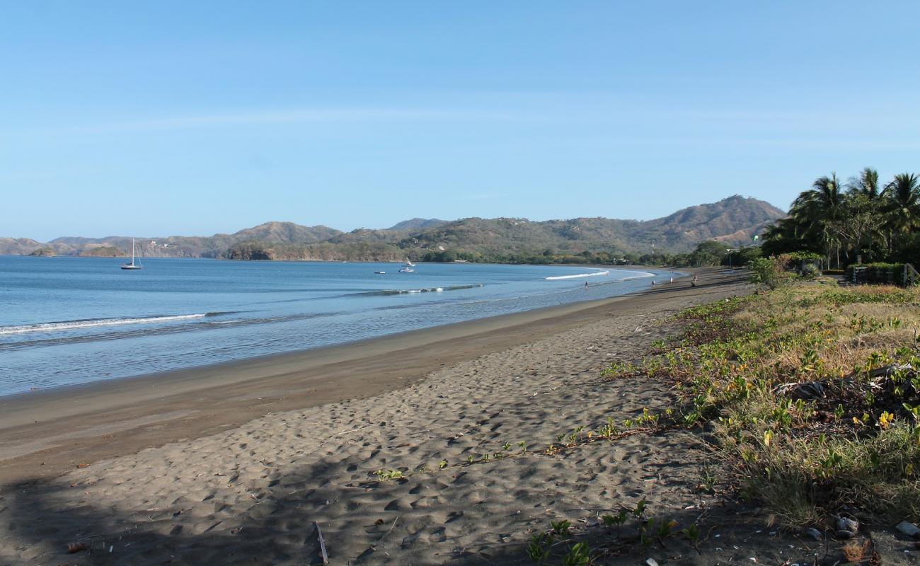 Foto de Potrero Beach con arena gris superficie