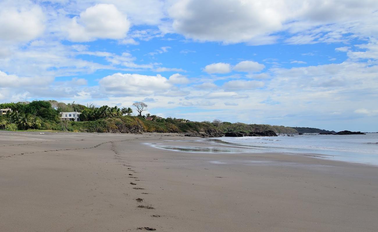 Foto de Playa Azul con arena gris y piedras superficie