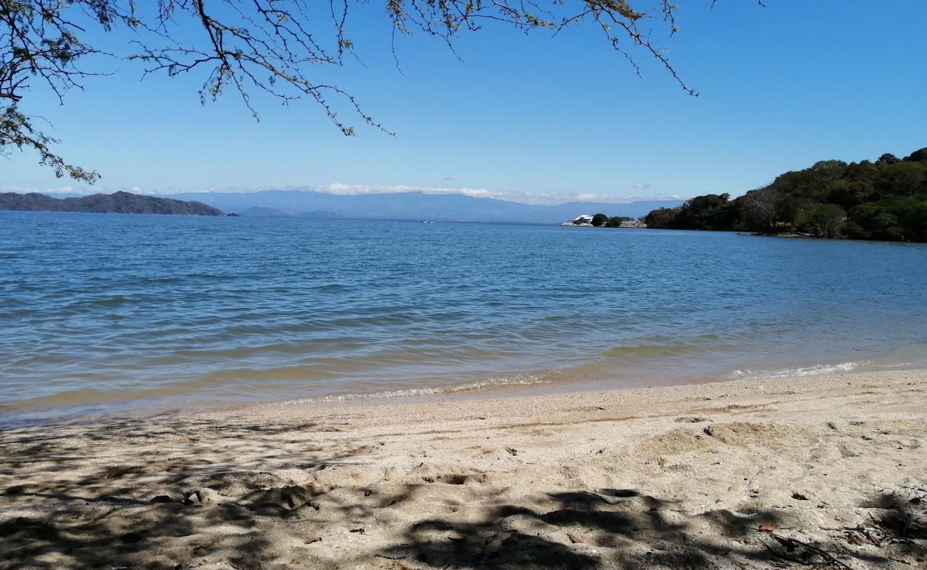 Foto de Playa Naranjo con guijarro fino claro superficie