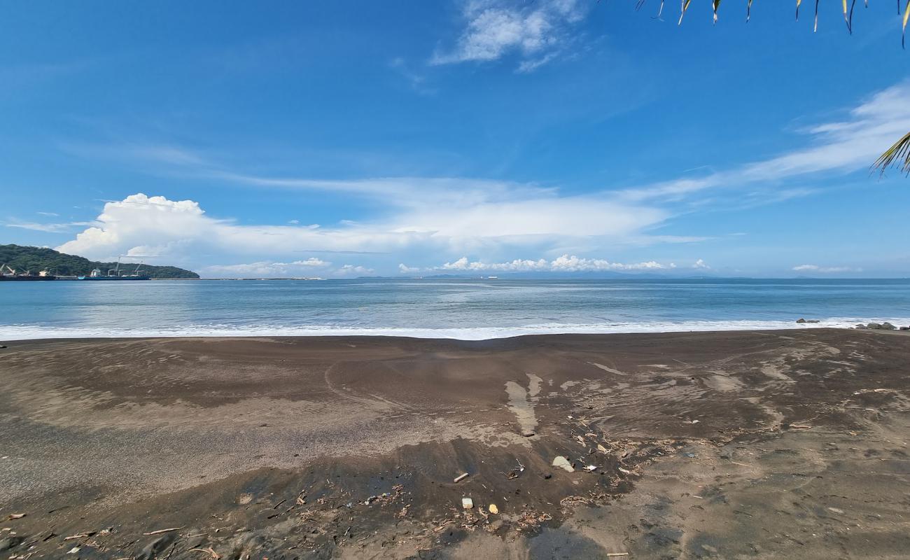 Foto de Playa Caldera con arena oscura superficie