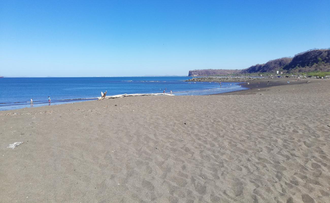 Foto de Playa Caldera Bulevar con arena gris superficie