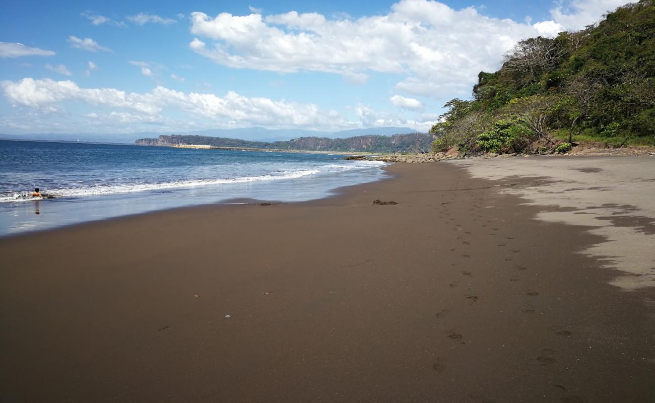 Foto de Playa Corralillo con arena oscura superficie