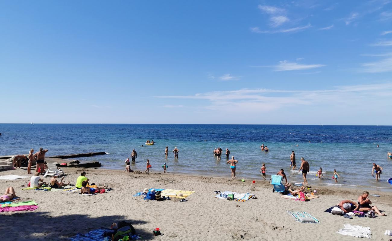 Foto de Umag Sandy beach con hormigón superficie