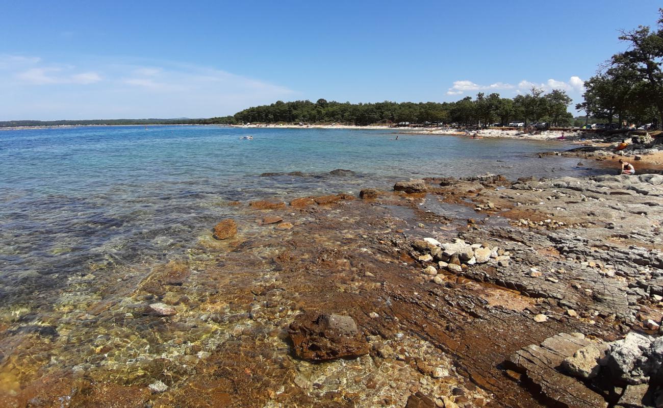 Foto de Bosuja beach con piedra superficie