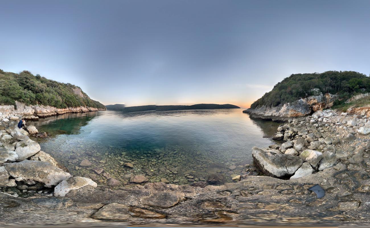 Foto de Limski Kanal beach con piedra superficie