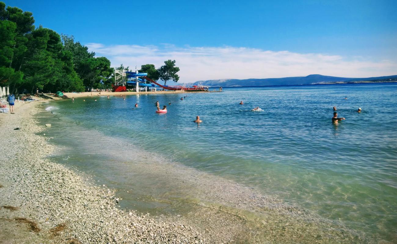 Foto de Neptun beach con guijarro ligero superficie