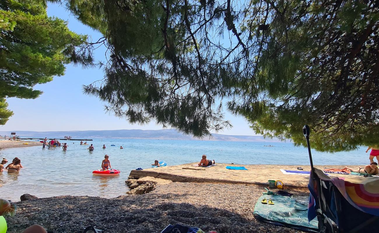 Foto de Starigrad Paklenica con guijarro fino gris superficie