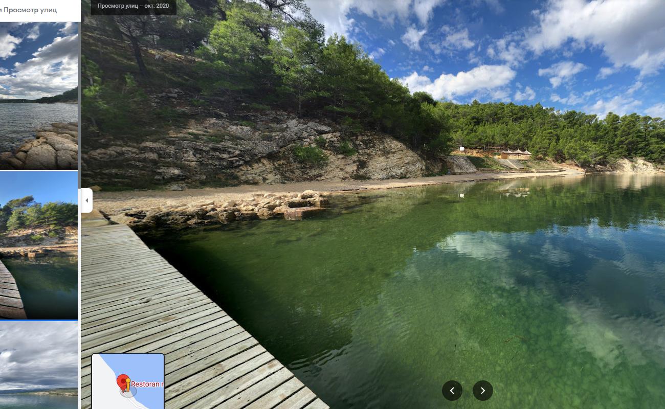 Foto de Karin Gornji II con agua verde claro superficie