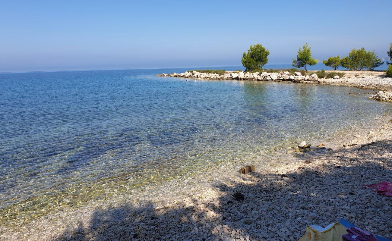 Foto de Sepurine-beach con piedra superficie