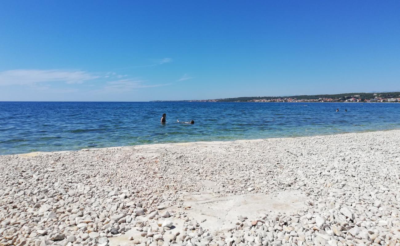 Foto de Borik beach con guijarro gris superficie