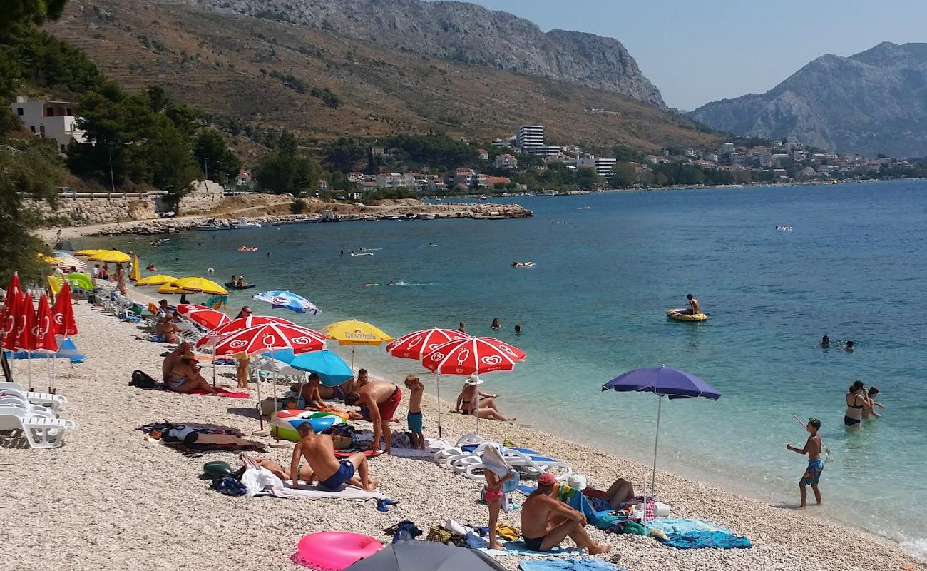 Foto de Playa de Dugi Rat con guijarro ligero superficie