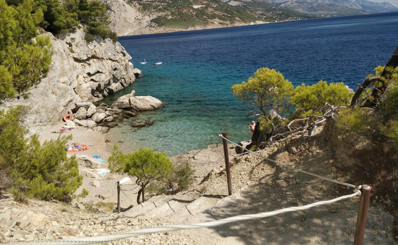 Foto de Vruje beach con guijarro ligero superficie