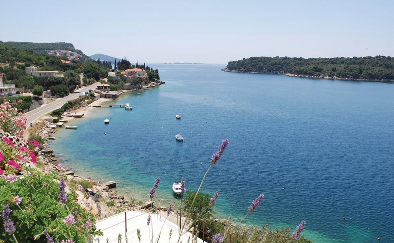 Foto de Opcina Dubrovnik con guijarro ligero superficie