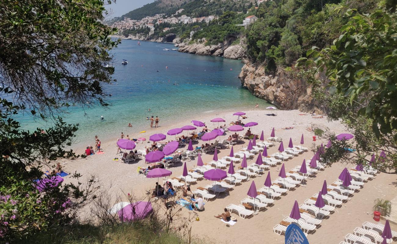 Foto de Sveti Jakov beach con guijarro ligero superficie