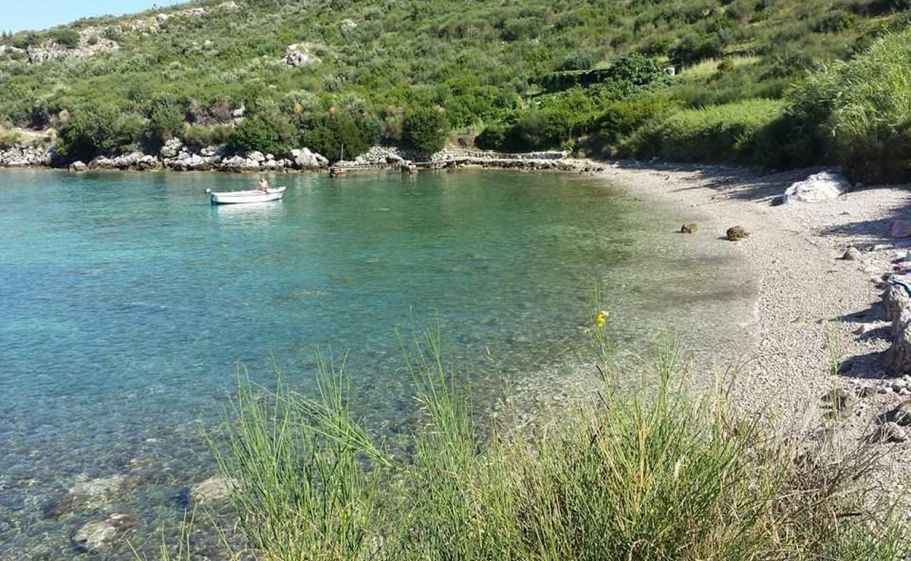 Foto de Cista Luka beach con guijarro ligero superficie