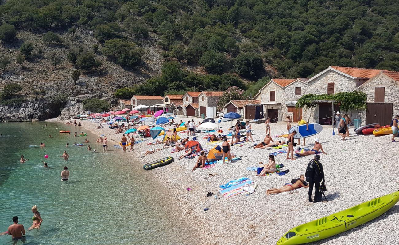 Foto de Beli beach con guijarro ligero superficie