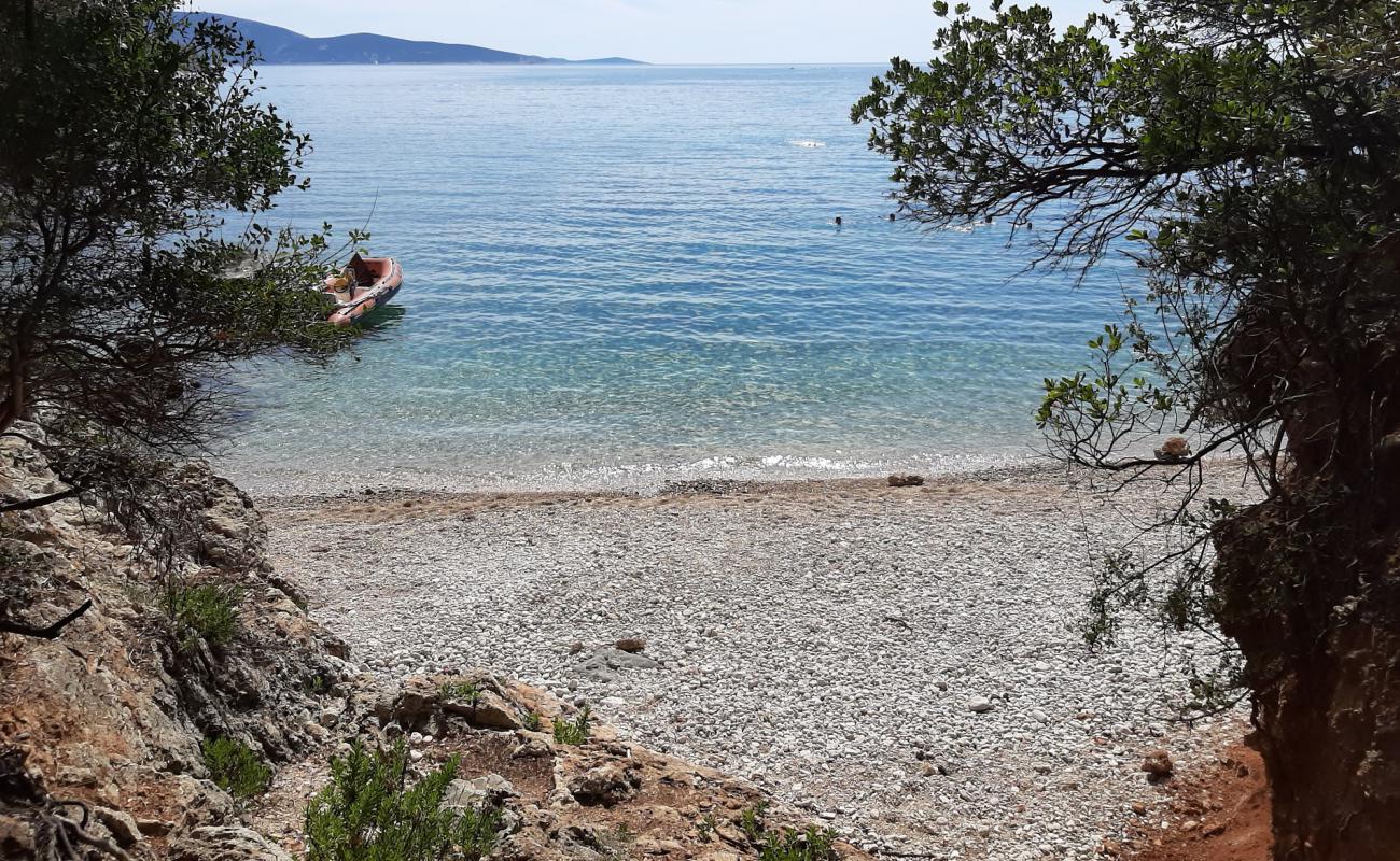 Foto de Pod Sadic beach con guijarro ligero superficie