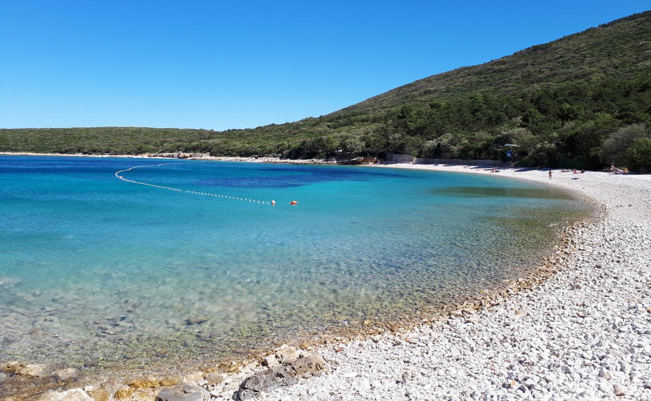 Foto de Slatina beach con guijarro ligero superficie