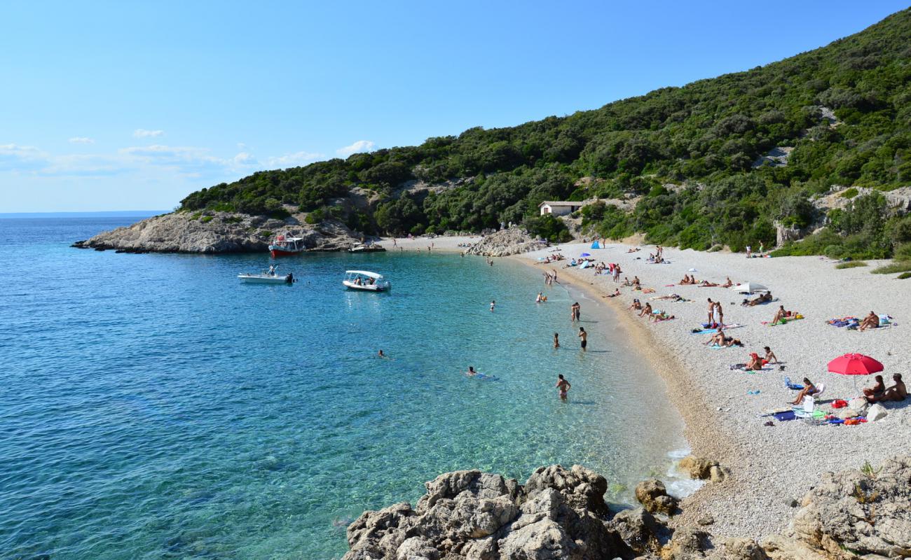 Foto de Sveti Ivan beach con guijarro fino claro superficie